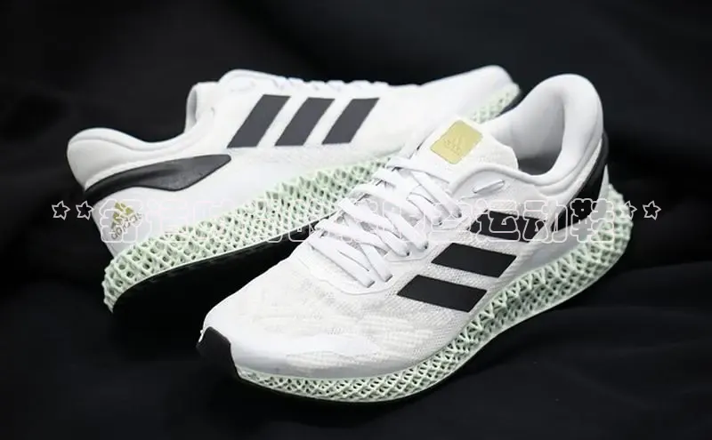 米兰体育中心文心一言**舒适时尚的鞋跟空运动鞋**