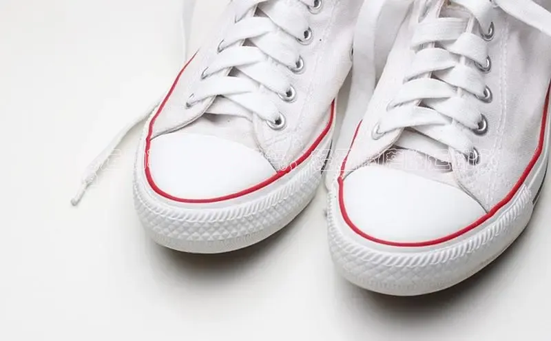 米兰app官方入口下载度小满理财飞踏运动鞋：舒适透气，轻盈耐磨的运动必
备单品