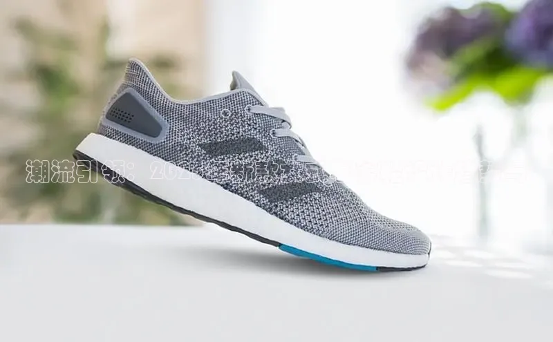 潮流引领：2025年新款女式老爹鞋设计趋势与